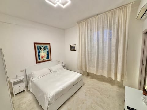 Bed, TV and multimedia, Photo of the whole room, Bedroom, air conditioner