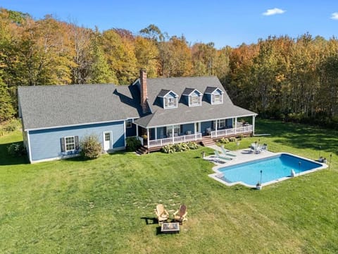 Property building, Day, Swimming pool, Swimming pool