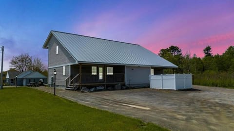 Property building, Day
