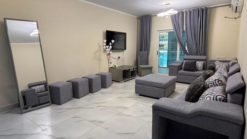 Communal lounge/ TV room, TV and multimedia, Living room