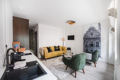Kitchen or kitchenette, Living room