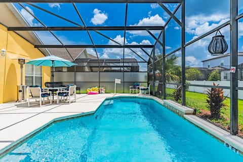 Patio, Swimming pool, Swimming pool, sunbed