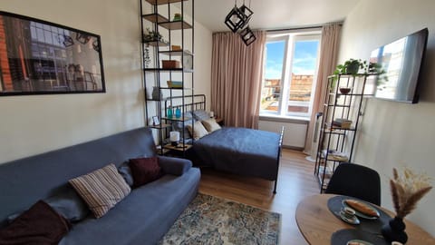 Living room, Dining area, Evening entertainment