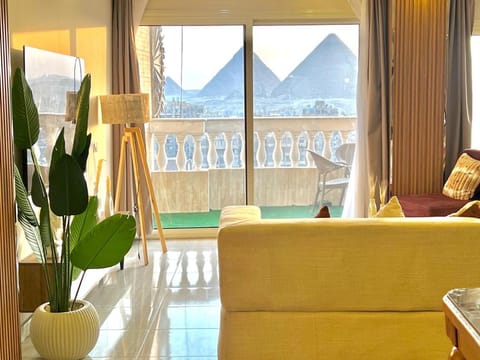 Natural landscape, View (from property/room), Balcony/Terrace, Living room, Seating area, Lake view, Mountain view, River view