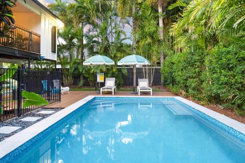 Swimming pool, sunbed