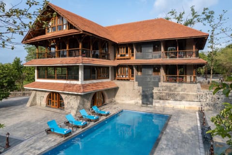 Property building, Patio, Day, Garden, Balcony/Terrace, Pool view, Swimming pool, sunbed