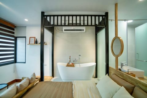 Bath, air conditioner