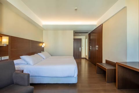 Facade/entrance, Parking, wardrobe