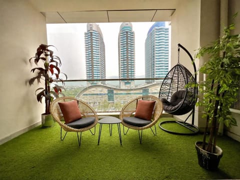 Patio, Day, View (from property/room), Balcony/Terrace, Living room, Seating area