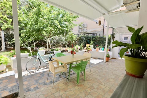 Patio, Spring, Day, Garden, View (from property/room), Balcony/Terrace, Dining area, Garden view