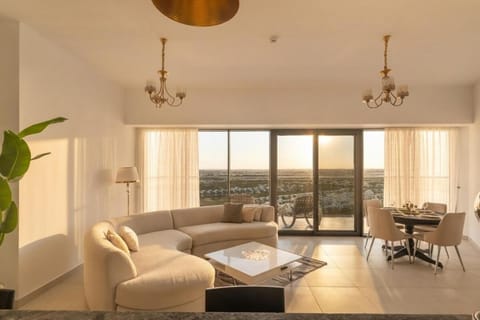 View (from property/room), Balcony/Terrace, Living room, Dining area