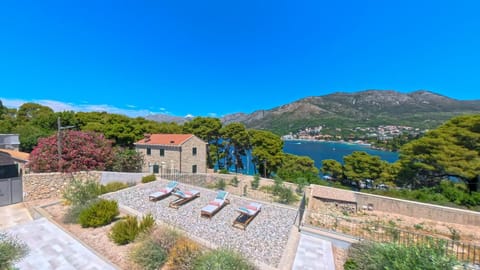 Nearby landmark, Spring, Day, Natural landscape, Summer, Mountain view, Sea view