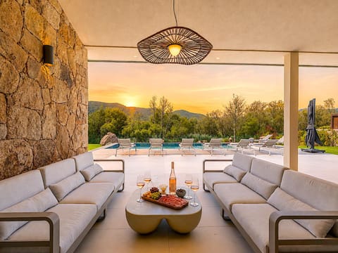 Patio, Day, Natural landscape, View (from property/room), Balcony/Terrace, Living room, Seating area, Mountain view, sunbed