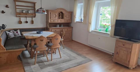 TV and multimedia, Living room, Dining area