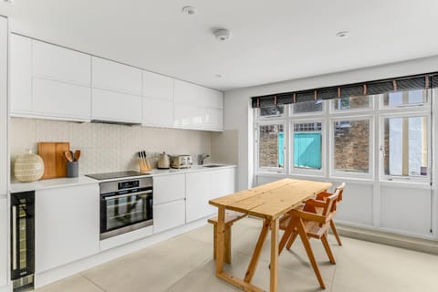 Kitchen or kitchenette, kitchen