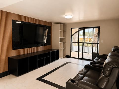 Communal lounge/ TV room, Communal lounge/ TV room