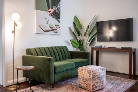 TV and multimedia, Seating area