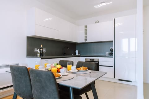 Kitchen or kitchenette, oven