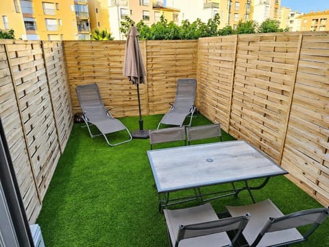 Garden, Balcony/Terrace
