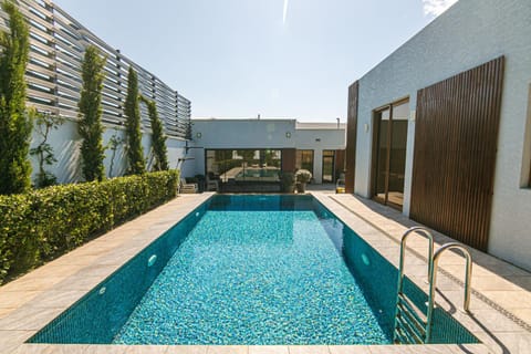 Pool view, Swimming pool, sunbed
