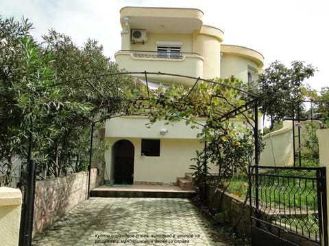 Holiday Home Mikki House in Ulcinj Municipality