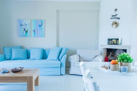 Day, Summer, Coffee/tea facilities, Living room, Dining area, Garden view, Sea view, Sunrise, Sunset, flat iron, kitchen, air conditioner