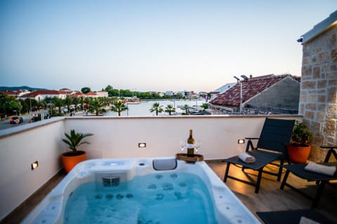 Patio, Hot Tub, View (from property/room), Balcony/Terrace, sunbed