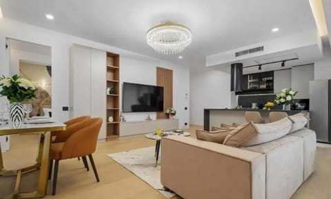 Communal lounge/ TV room, TV and multimedia, Kitchen or kitchenette, Living room, Seating area, Dining area, Evening entertainment