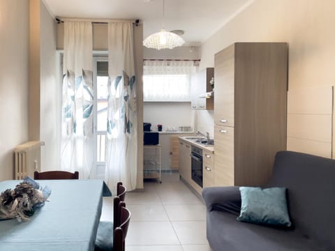 Kitchen or kitchenette, Living room, Photo of the whole room, Dining area