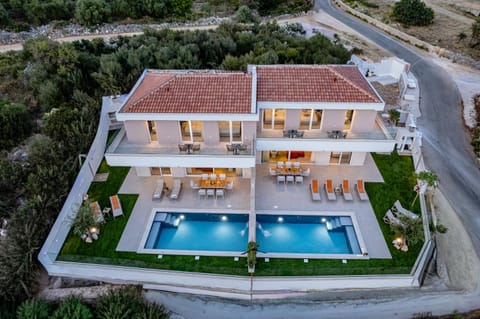 Property building, Pool view, Swimming pool, sunbed