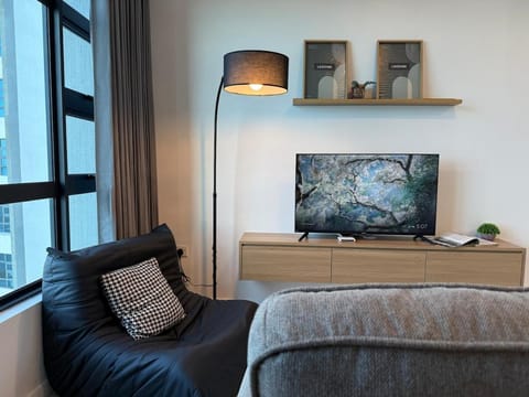 Communal lounge/ TV room, Living room, Seating area