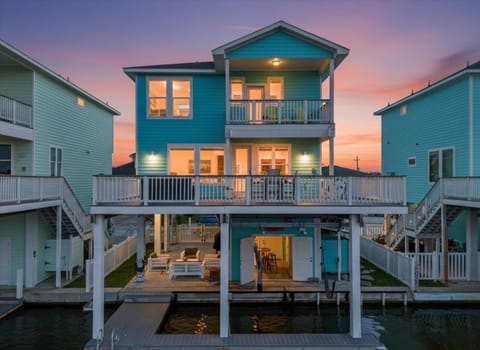 Property building, Balcony/Terrace