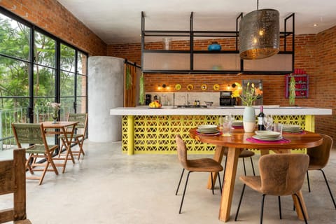 Seating area, Dining area, kitchen