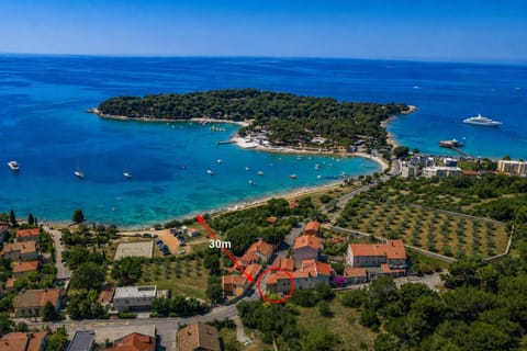 Toilet, Nearby landmark, Day, Natural landscape, Bird's eye view, Beach, Beach, City view, Sea view, Quiet street view