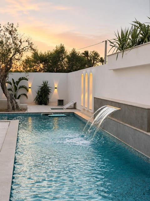 Swimming pool