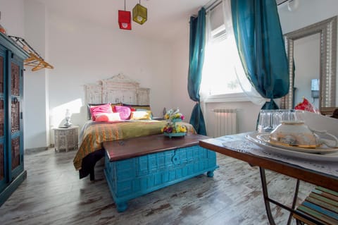 Day, Photo of the whole room