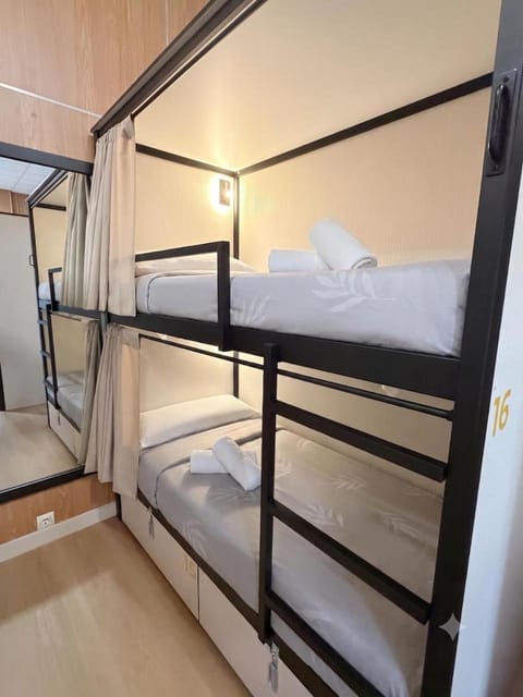 Bed, Bedroom, bunk bed