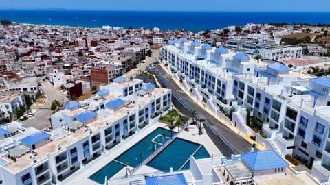 Property building, Bird's eye view, Swimming pool