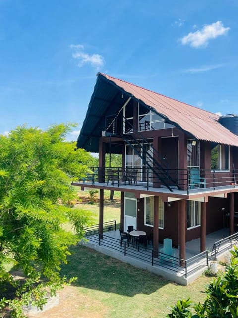 Property building, Day, Garden, Garden view