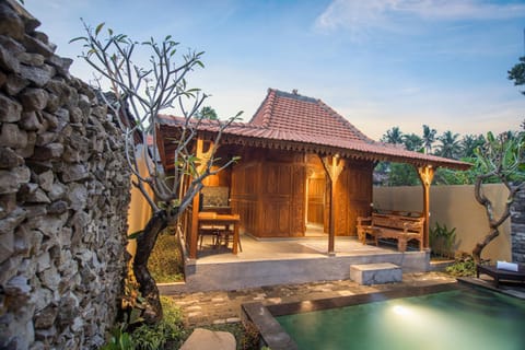 Property building, Swimming pool