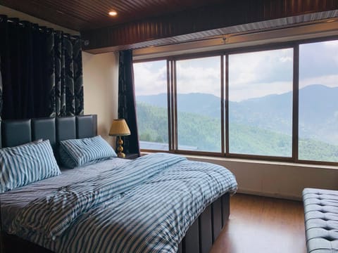 Bed, Bedroom, Mountain view