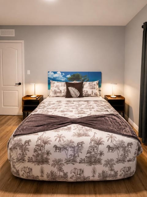 Bed, Photo of the whole room