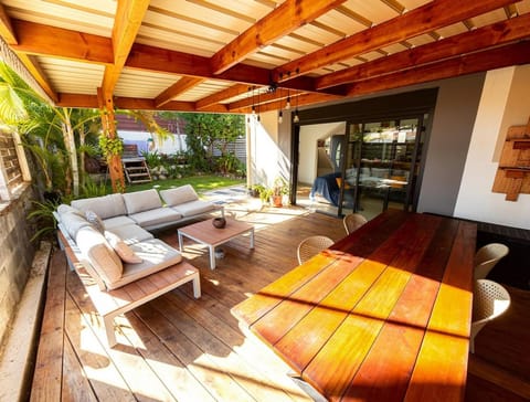 Patio, Day, View (from property/room), Balcony/Terrace, Living room, Seating area, Dining area