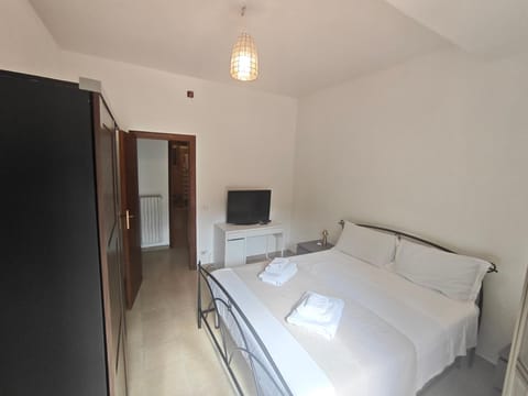 TV and multimedia, Bedroom, wardrobe