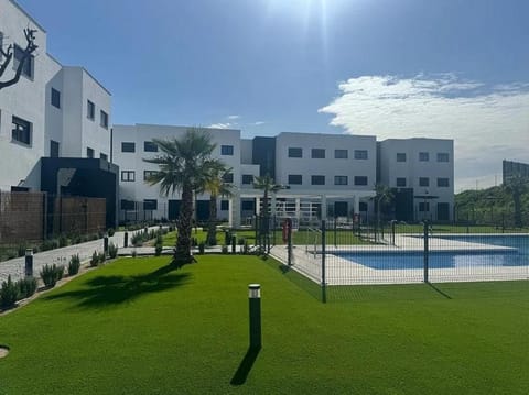 Garden, Swimming pool