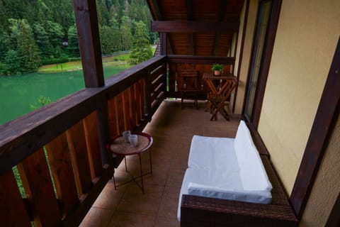 Natural landscape, Balcony/Terrace, Lake view