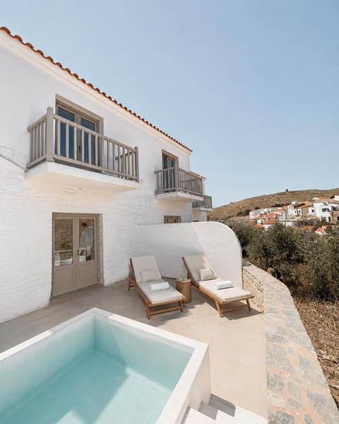 Property building, Natural landscape, View (from property/room), Balcony/Terrace, Swimming pool, sunbed
