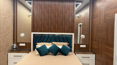 Bed, Bedroom, wardrobe