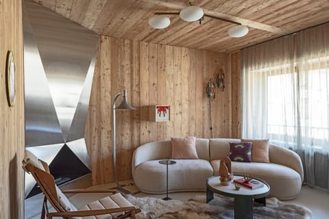 Living room, fireplace