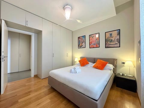 TV and multimedia, Photo of the whole room, Bedroom, towels, wardrobe